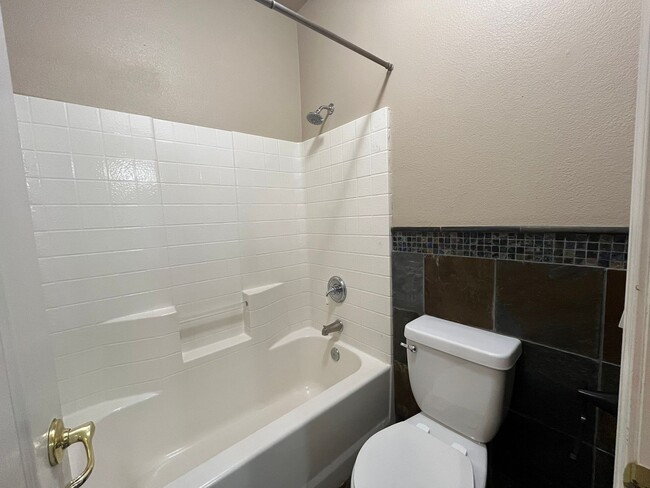 Building Photo - 1217 Echo Ct