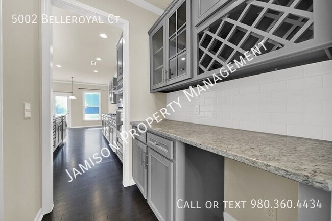 Building Photo - 5002 Belleroyal Ct