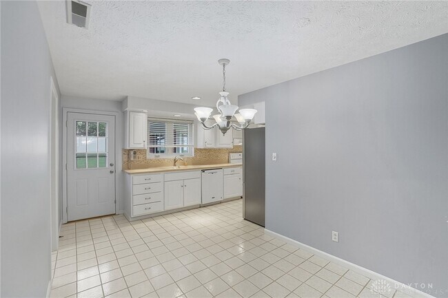 Building Photo - 1033 Georgian Dr