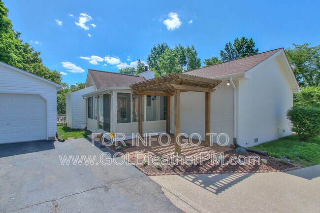 Building Photo - 3025 Blackwood Dr