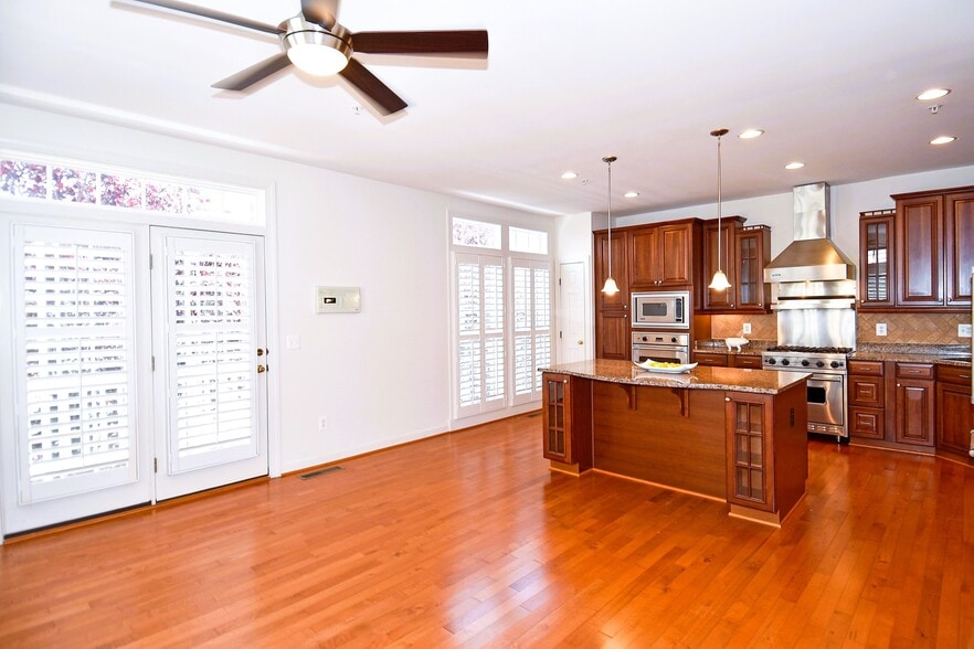 Building Photo - 7981 Vigne Ct