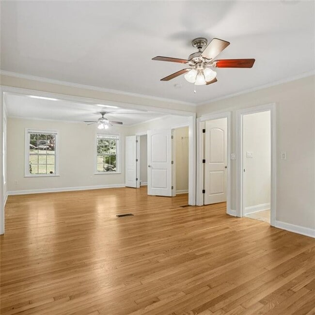 Building Photo - 3859 Peachtree Dunwoody Rd
