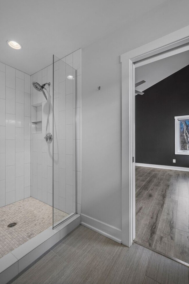 Building Photo - Modern 3 bedroom Home in East Nashville Close to the Most Popular Places in Nashville!
