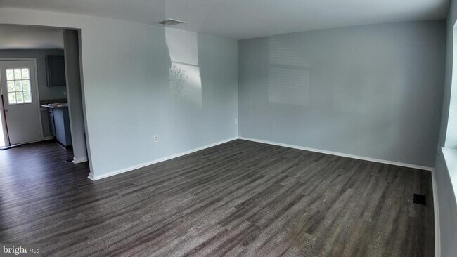 Building Photo - 1721 Springhouse Ct