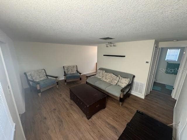 Building Photo - 5842 Louisiana Ave