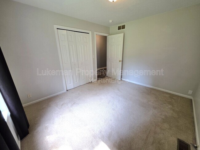 Building Photo - 5635 Monticello Ave