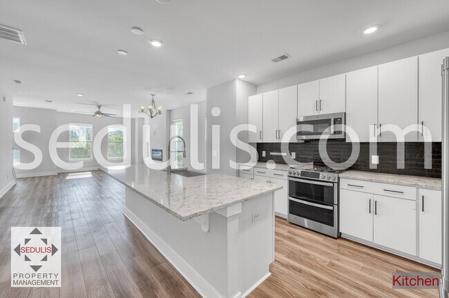 Building Photo - 4555 Mixson Ave