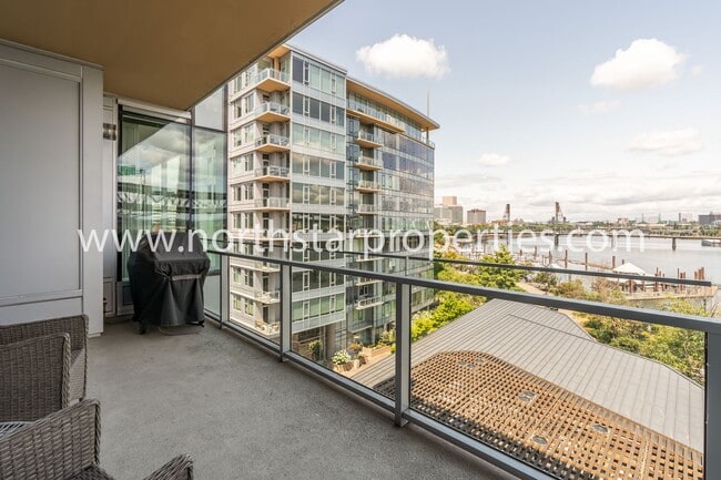 Building Photo - Unobstructed Views at The Strand