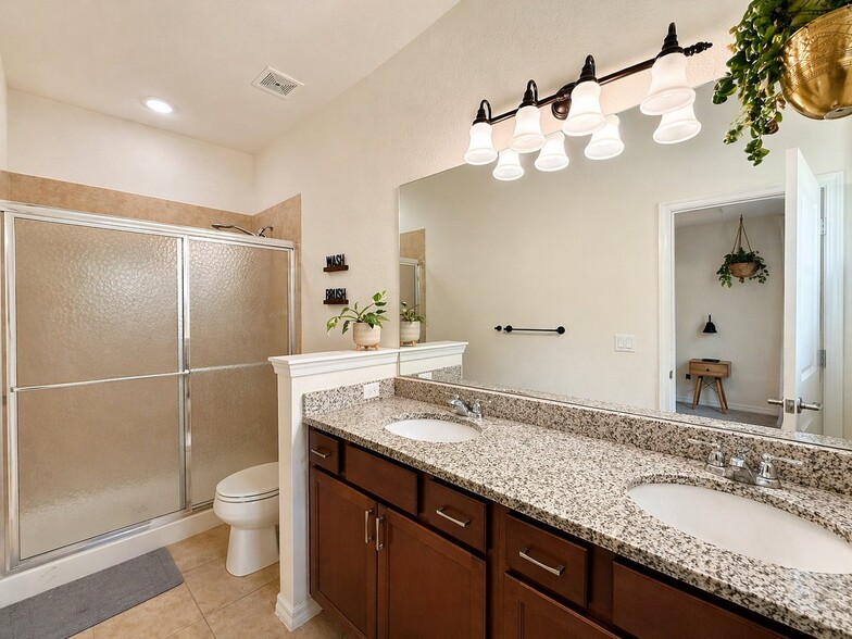 Building Photo - 2394 Post St