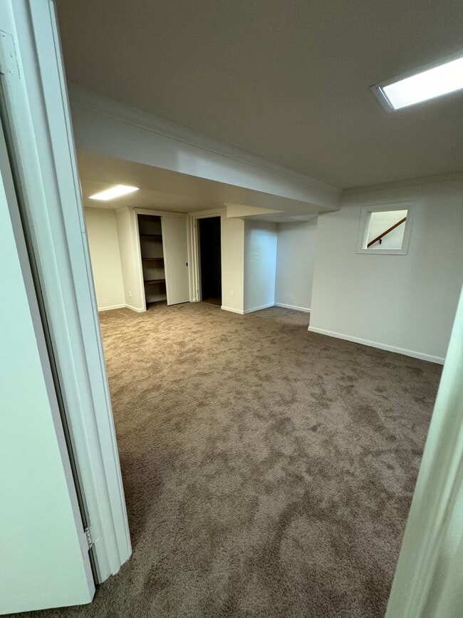 Building Photo - Home with Paradise Setting in Backyard! Available July 2026!! $2,400 Monthly!