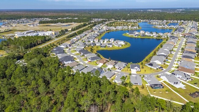 Building Photo - 454 Willow Lake Dr