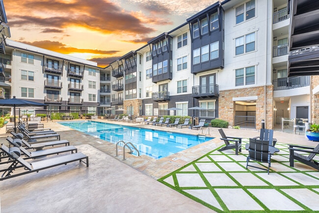 Building Photo - MAA West Austin