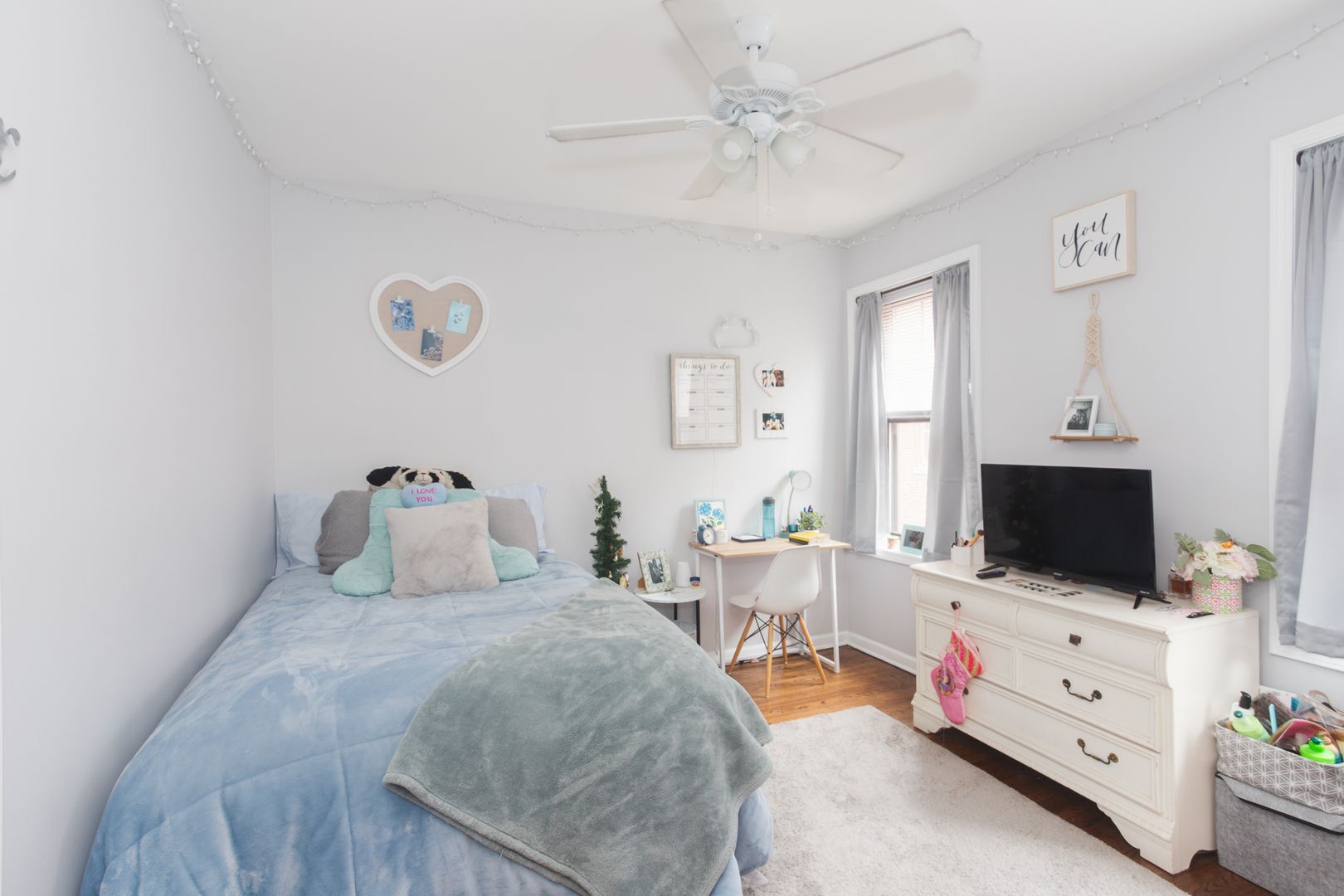 Building Photo - 3712 N Sheffield Ave