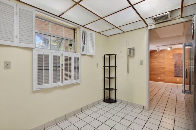 Building Photo - 800 Cypress Blvd