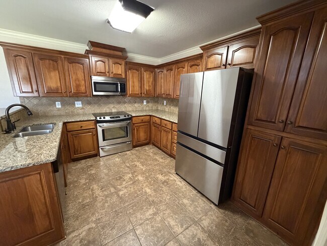 Building Photo - 1417 Puritan Dr