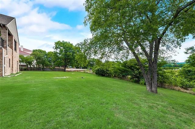 Building Photo - 8542 Meadowbrook Dr