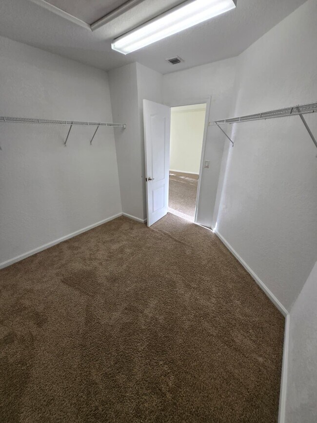 Building Photo - 4701 Cohune Palm Ct
