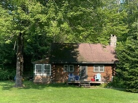 The cabin - 39 Old County Rd