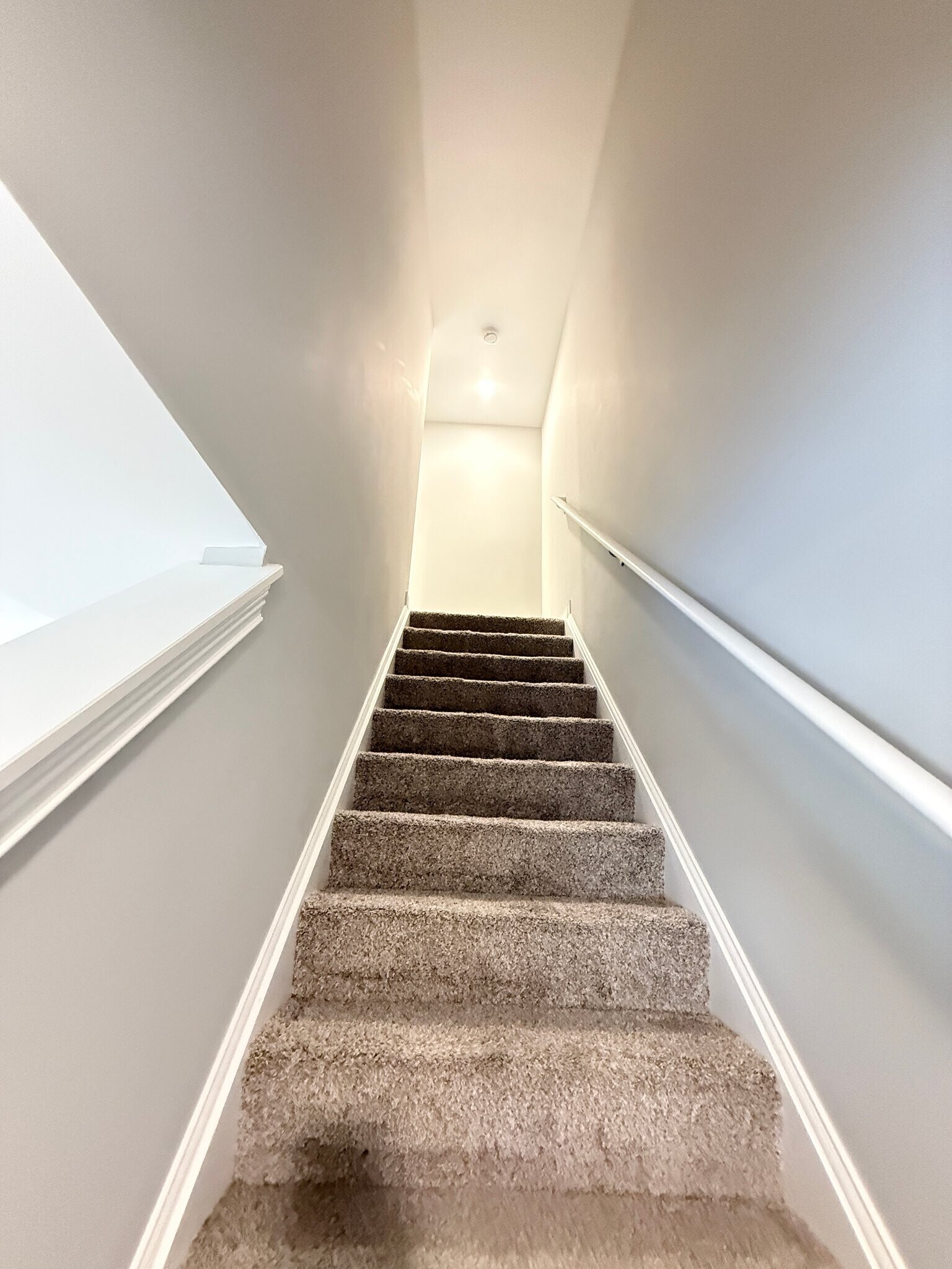 Building Photo - 3920 Dunbar Ave