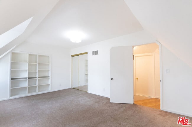 Building Photo - 449 S Citrus Ave