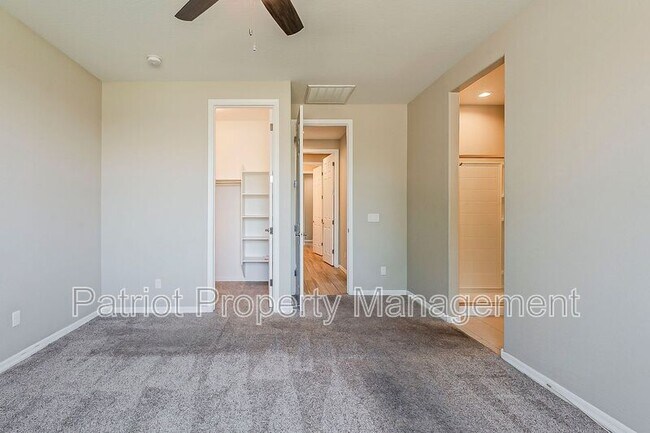 Building Photo - 25930 N Langley Dr