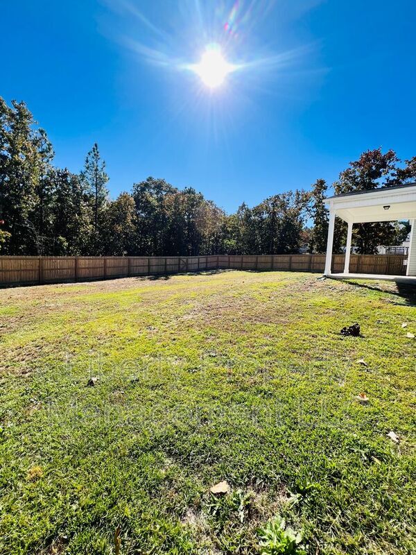 Building Photo - 326 Countryside Dr