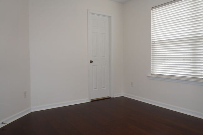 Building Photo - 411 Chatooga Ln