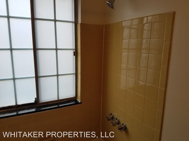 Building Photo - 4843-4865 Northcliff Dr