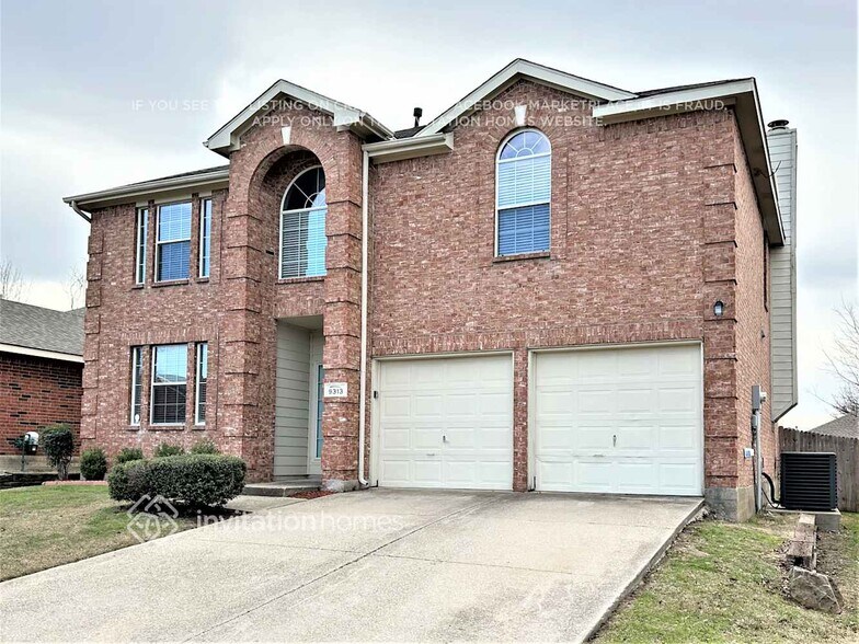 Building Photo - 9313 Newport Ln