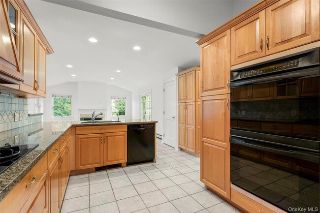 Building Photo - 1 Beech Rd