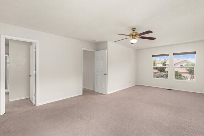 Building Photo - 12420 Mountainside Way NE