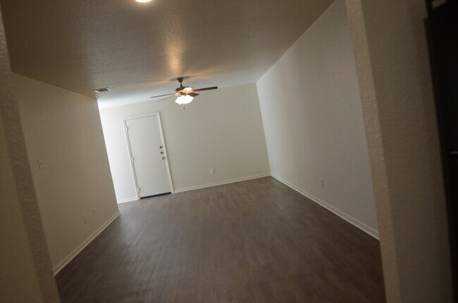 Building Photo - 308 Elbert Ln