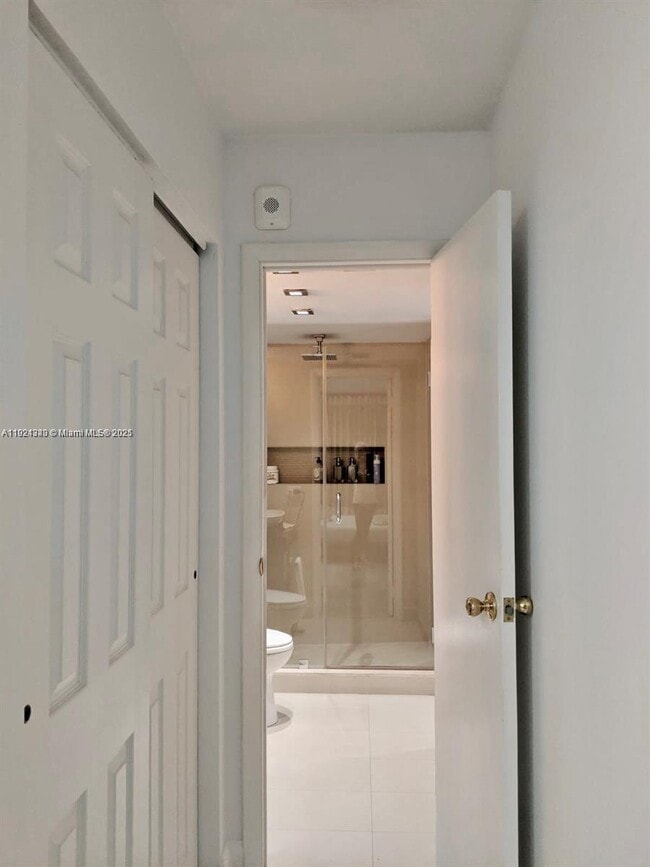 Building Photo - 16465 NE 22nd Ave