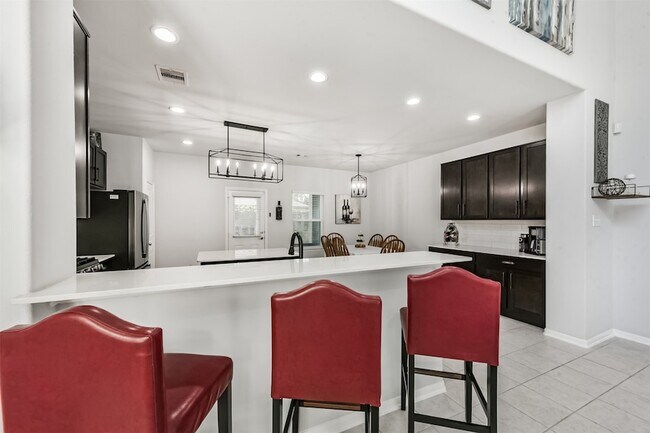 Building Photo - 10018 Chase Ct