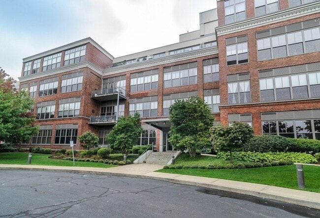 Building Photo - 156 Porter St
