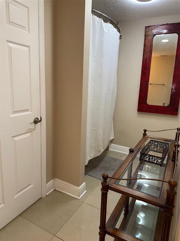 Building Photo - 6609 Myrna Dr