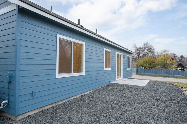 Building Photo - 3BR / 2BA New Construction Low Maintenance...