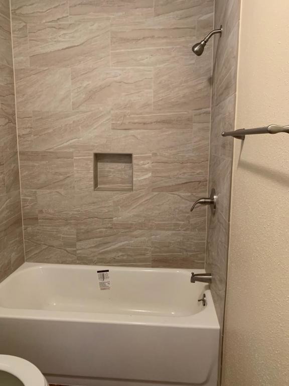 Building Photo - 22610 Leedstown Ln