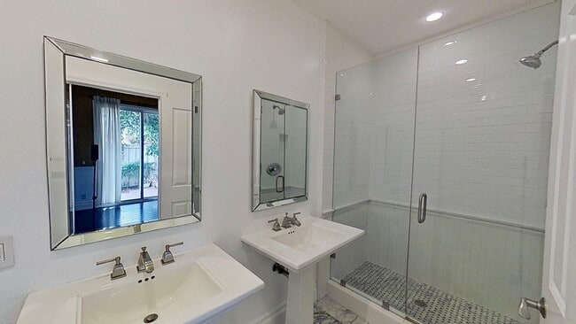 Building Photo - 2581 W Ardenwood Ct