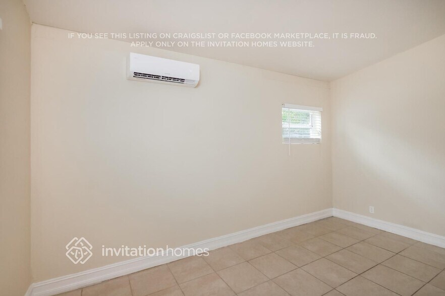 Building Photo - 1511 NE 205th Terrace