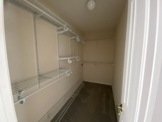Building Photo - Marion Oaks Home - 3/2/2 1860 sqft.