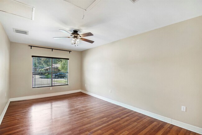 Building Photo - 2106 Stonecrest Dr