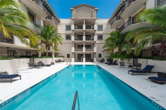 Building Photo - 1650 Galiano St