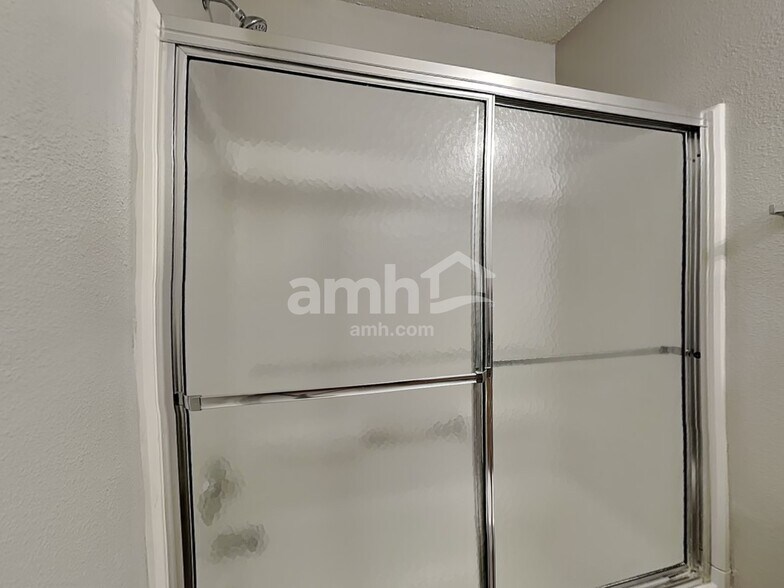 Building Photo - 1316 Clove Ct