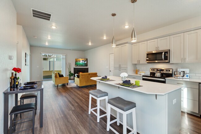 Building Photo - 1367 Mordyl Loop