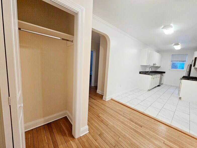 Building Photo - 31 Harris St