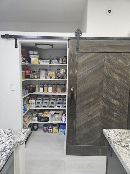 Building Photo - 1350 S Greenfield Rd