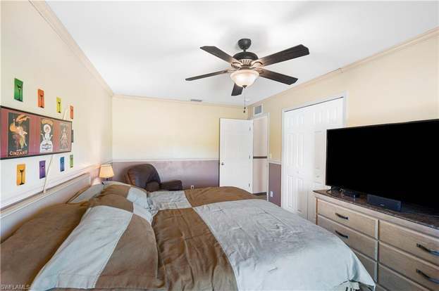 Building Photo - 703 NE 23rd Terrace