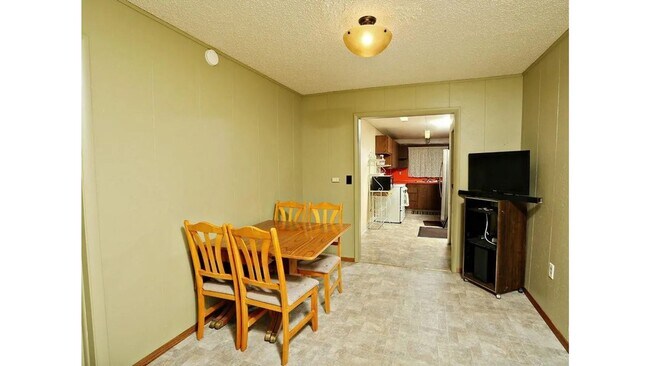 Building Photo - 623 N 16th St