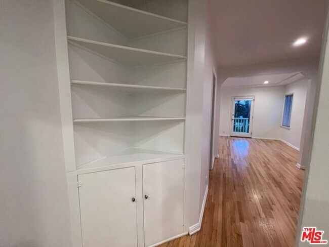 Building Photo - 45 Thornton Ave